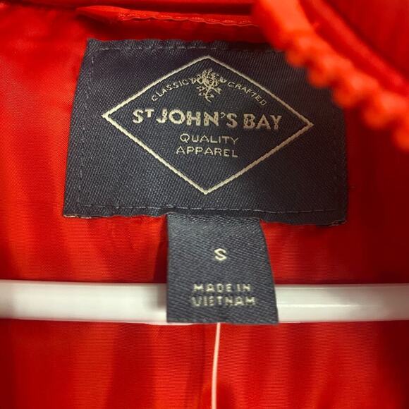 NWT Red Puffer Coat Jacket Removable Hood Size SMALL - Picture 13 of 16